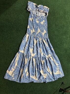 chic Blue Leaf-Print Maxi Dress with Smocked Waist